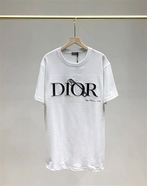 dior wit shirt